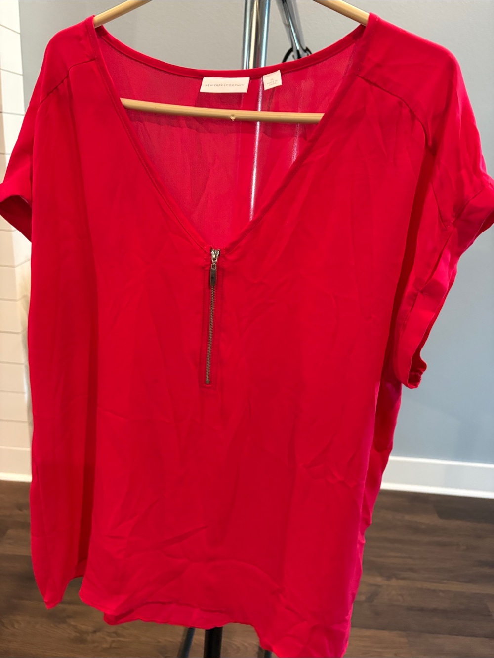 Women’s fuchsia Zip-Front V-Neck Top